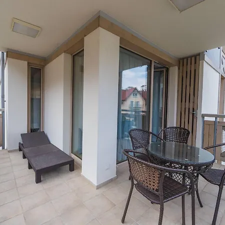 Mi Casa Holidays Kopernika 8 Apartman *